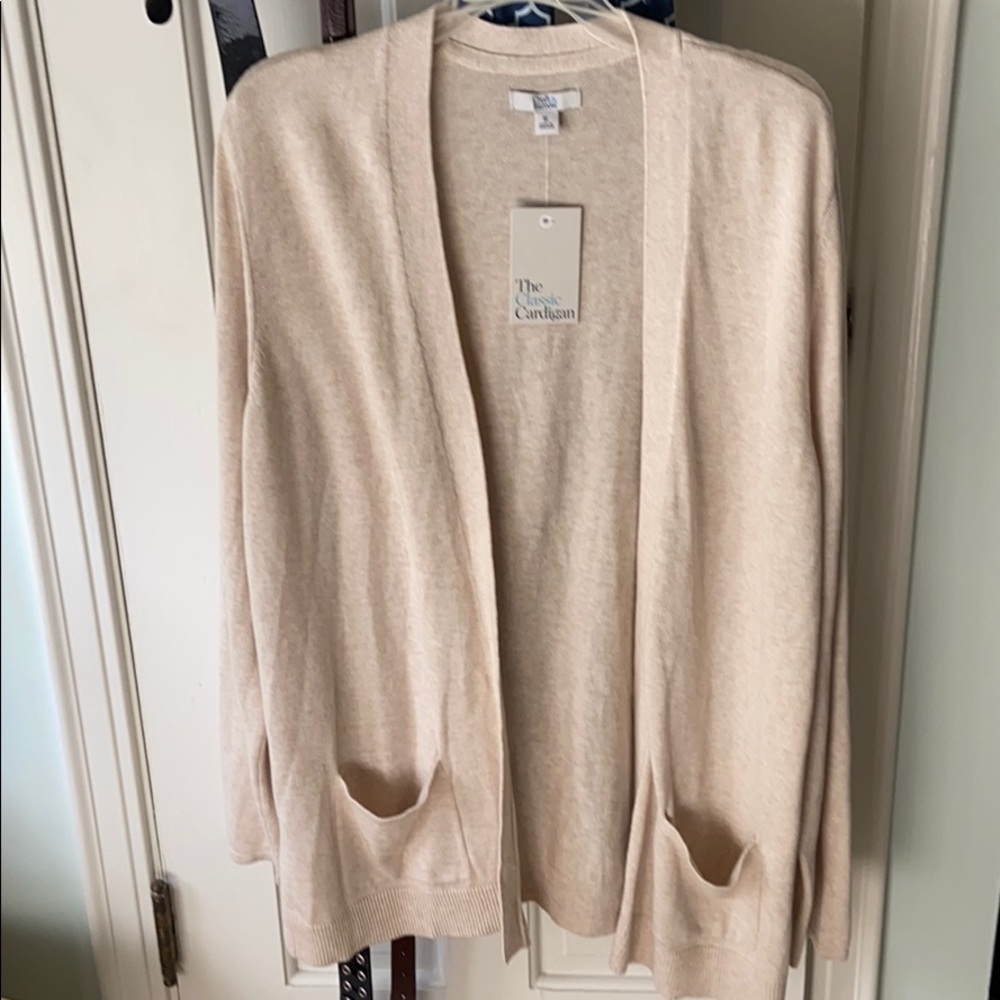 Cardigan sweater no buttons with pockets